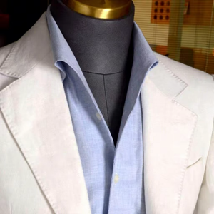 เสื้อเชิ้ตผู้ชายสไตล์อังกฤษวินเทจ ผ้าลินินอิตาลี ทรงเข้ารูป แฟชั่นฤดูร้อน ผ้าฝ้ายเนื้อบางเบา สวมใส่สบาย แขนยาว คอปกเดียว ย้อมเส้นด้าย - Product Image 1