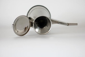 Jarra con acabado plateado de estilo único, elegante utensilio para servir té, café y leche en casa y en la mesa de comedor, procedente de la India. - Product Image 2