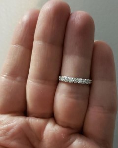 Anillo de banda chapado en oro de 18 quilates con diamante de laboratorio de 0.50 quilates para mujer |   Anillo de Aniversario de Bodas con Certificación IGI VS1 |   Joyería nupcial apilable - Product Image 4