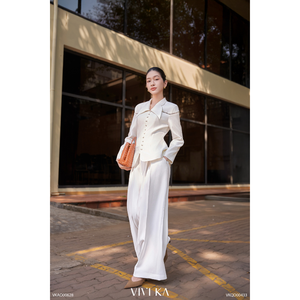 เสื้อเบลเซอร์ผ้าแพรแข็งติดกระดุมแขนยาวสำหรับผู้หญิง ELODIE คอหลังแบบปกติ ผ้าทอเนื้อละเอียด กระดุมแถวเดียว ดีไซน์หรูหรา ผสมสแปนเด็กซ์/โพลีเอสเตอร์ - Product Image 1