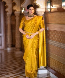 Sari de Seda Dorada, Vestido de Novia Tradicional Indio, Estilo Banarasi, Sari Drapeado para Mujer, Largo hasta el Suelo, Corte Regular, Sin Arrugas - Product Image 1