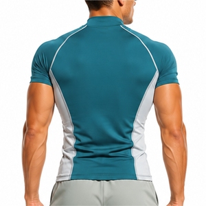 T-shirt de compression à col montant pour homme – Confort premium, séchage rapide, extensible, souple, mouvement fluide, design moderne - Product Image 2