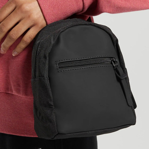 Sac bandoulière imperméable avec fermeture éclair sécurisée et options de personnalisation du logo - Product Image 6