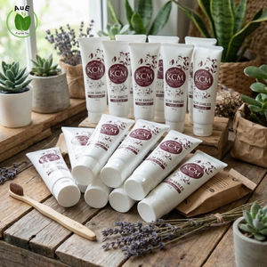 Pasta Dental Herbal Tailandesa KCM Smiles con Ingredientes Naturales para Alivio de Dientes Sensibles y Refrescante Bucal - Product Image 1