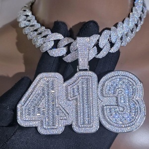 Cadena de Eslabones Cubanos Personalizada de Alta Gama con Colgante de Letra Baguette, Joyería Iced Out Personalizada para Raperos, Regalo de Cumpleaños para Él - Product Image 1