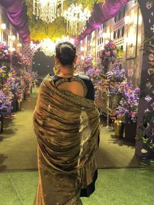 ผ้าซารีเนื้อผ้าทวิลเน็ตเนื้อนุ่ม ดีไซน์หรูหราทันสมัย สไตล์อินเดีย สำหรับงานปาร์ตี้ เหมาะสำหรับผู้หญิงที่ต้องการความเรียบร้อยและสง่างาม - Product Image 3