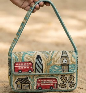 Sac bandoulière brodé main artisanal avec perles, motif scène de Londres, pochette de soirée vintage, sacs bandoulière tendance pour femme - Product Image 6
