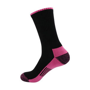 Chaussettes noires et roses pour hommes, chaussettes de sport respirantes en polyester et élasthanne, style décontracté d'été, chaussettes de style régulier - Product Image 4