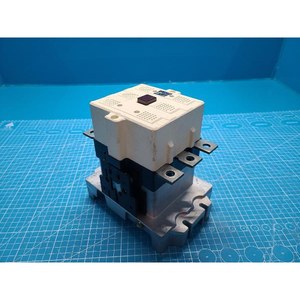 Contactor Magnético Fuji SC-8N (180) Usado, Piezas de Equipos Semiconductores Legacy - Product Image 5