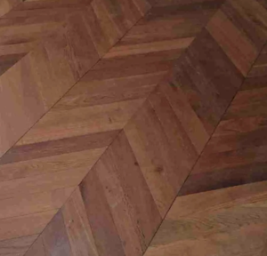 Suelo de roble ahumado en forma de chevron (acabado mate) - Product Image 2