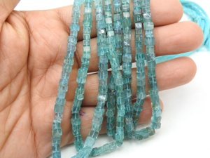 ลูกปัดอะพาไทต์-ขัดเรียบ-รูปทรงลูกบาศก์-เส้นยาว 16 นิ้ว ขนาดประมาณ 4 มม.-อุปกรณ์สำหรับผู้ค้าส่ง-หินธรรมชาติ - Product Image 3