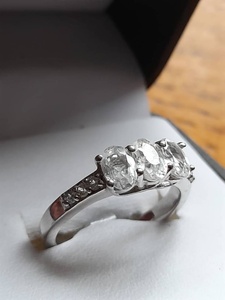Anillo de Plata de Ley con Cuarzo Óptico, Joyería Artesanal con Piedras Preciosas, Diseño Elegante para Mujer, Venta al Por Mayor para Exportación - Product Image 4