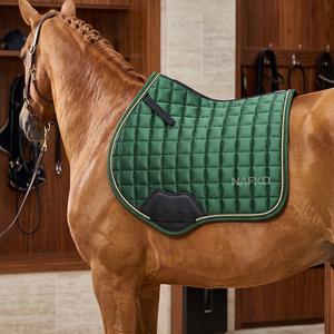 Vente en gros de tapis de selle classique carré à contact étroit avec logo personnalisé, respirant et absorbant les chocs pour l'équitation - Product Image 1