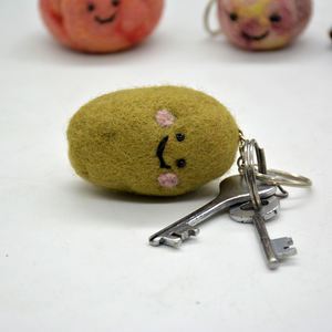 Porte-clés mignon en feutre de laine avec fruits mélangés |   Porte-clés en feutre fait main |   Porte-clés en feutre écologiques - Product Image 4