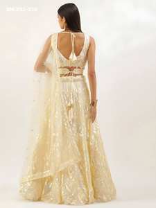 Colección Premium: Lehenga Choli y Dupatta con elegante diseño de red suave y bordado de múltiples lentejuelas. Proveedor de la India. - Product Image 3