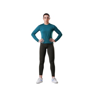 Camiseta larga de entrenamiento para mujer, top deportivo de tela suave diseñado para entrenamiento en el gimnasio, correr, sesiones de yoga y uso informal - Product Image 2