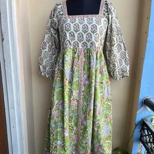 เดรสผ้าฝ้ายคอเหลี่ยมพิมพ์ลายบล็อกมือแบบมิดิเดรส คอเหลี่ยม เดรสลายดอกไม้ เดรสยาวแม็กซี่สำหรับผู้หญิง - Product Image 1