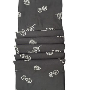 Tela de Rayón Ligera y Transpirable con Bordado Negro de Motivos Griegos para Vestidos de Novia para Niñas, Gran Venta - Product Image 1