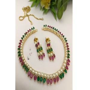 Impresionante Juego de Collar y Aretes de Moissanita y Latón Chapado en Oro de Primera Calidad, Joyería para Mujer, Regalo de Compromiso o Boda - Product Image 1