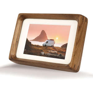 Cadres photo en bois massif naturel faits à la main, inspirés des cadres photo de table, avec passe-partout, affichage vertical ou horizontal (noyer 3x4) - Product Image 1