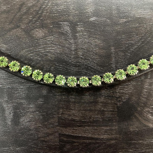 Bande de sourcils de cheval classique mince à 1 rangée de haute qualité avec un design en forme de vague qui correspond parfaitement à tous les événements de discipline d'équitation - Product Image 1