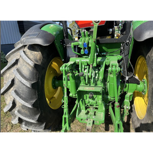 Tracteur utilitaire professionnel pour l'élevage, l'agriculture et l'entretien des propriétés - Product Image 4