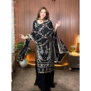 ชุดสาหรี่กะมีซงานแต่งงานดีไซน์ใหม่ พร้อมผ้าคลุมไหล่ปักลายหรูหรา ผ้าฟ็อกซ์กอการ์เกตเนื้อหนา แห้งเร็ว - Product Image 1