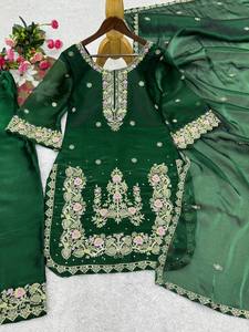 Conjunto de Kurti y Palazzo Azul Marino de Diseñador con Bordado y Dupatta |   Ropa Étnica Festiva y de Boda para Mujer - Product Image 6