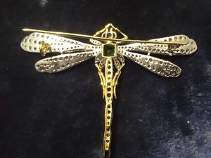 Hermoso Broche de Libélula con Incrustaciones de Esmeralda de 2.5CT, Diamante Moissanita de 0.10CT y Rubí, en Plata de Ley 925, Hecho a Mano, para Boda - Product Image 4