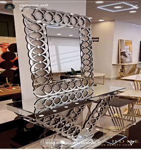 Miroir géométrique moderne doré multi-panneaux avec un élégant meuble blanc, disponible à prix de gros. - Product Image 5