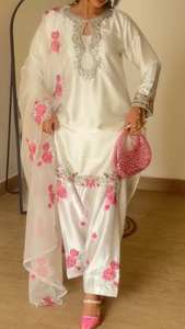 Traje Salwar Farshi de Lujo de Alta Demanda, Conjunto de 3 Piezas con Kurti Bordado y Dupatta para Eid, Diwali y Eventos Nupciales - Product Image 3