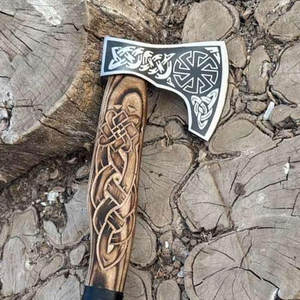 ขวานไวกิ้ง ดีไซน์สแกนดิเนเวียนแบบนอร์ดิก ใบมีดเหล็กกล้าคาร์บอนเกรดอุตสาหกรรม ด้ามไม้ทำมือ ดีไซน์สวยงาม ของสะสมตกแต่ง - Product Image 5