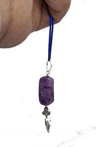 Pendentif en cristal d'améthyste naturel poli en forme de cube, gravé, tendance mode, du Gujarat - Cadeau d'affaires et Fête des Mères - Product Image 6