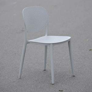 Silla de Jardín de Plástico Moldeado Moderna de Alta Gama en Gris con Orificios - Muebles de Exterior Resistentes al Agua, Duraderos, Cómodos y Apilables - Product Image 2