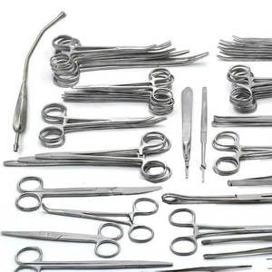 Kit de Práctica de Cirugía Menor: Tijeras Mayo, Retractor Deaver, Separador de Heridas Autoajustable, Herrajes Resistentes al Óxido - Product Image 1