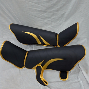 Protège-tibias en cuir PU noir et or avec fermeture auto-agrippante pour le football, légers, protection professionnelle pour adultes, sport - Product Image 3