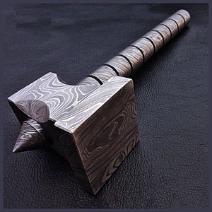 Martillo de Acero de Damasco, Martillo de Acero Tradicional Hecho a Mano, Diseño Soldado con Patrón, Artículo Decorativo de Colección con Mango de Madera - Product Image 1