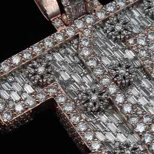 โรงงานคาเลโด รับออกแบบ 3 มิติ ชุบทอง เงินแท้ 925 ประดับเพชร VVS สี D ทรงบัส มอยส์ซาไนต์ จี้ห้อยคอ สไตล์ฮิปฮอป - Product Image 3