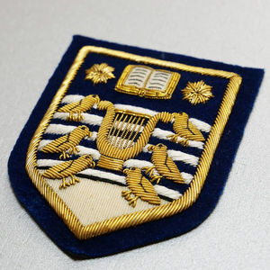 Broderie sur mesure OEM/ODM de haute qualité avec logo personnalisé, taille sur mesure, fournisseur d'épingles de sûreté, broderie artisanale en fil de bullion - Product Image 6