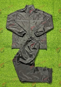 Ensemble de survêtement deux pièces personnalisé pour homme, blanc et noir, décontracté, en polyester satiné, séchage rapide, pour le printemps - Product Image 2