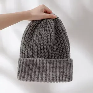 Bonnet unisexe orange en tricot pour l'hiver, 56-58 cm, décontracté, adulte, en acrylique, avec revers, motif uni - Product Image 2