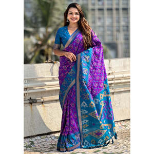 ผ้าซารีไหมพรมสีม่วงเนื้อนุ่มลายแพทโลาทอแบบเอลีท วีฟส์ พร้อมลายทอแบบตัดกันสำหรับชุดออกงานกลางคืน - Product Image 1