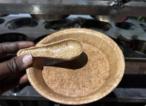 Máquina para hacer placas de 12 pulgadas de salvado de 9 cavidades de alto rendimiento, Ideal para fabricar platos desechables en la industria del envasado de alimentos - Product Image 2