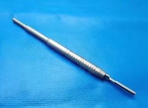 Manche de scalpel chirurgical dentaire de haute qualité à éjection facile avec lame auto-éjectable – L'instrument chirurgical essentiel - Product Image 3