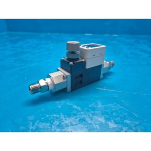 SMC PF3W704S-N03-F-M สวิตช์ควบคุมการไหลของน้ำแบบดิจิตอล ใช้เป็นอะไหล่อุปกรณ์เซมิคอนดักเตอร์รุ่นเก่า - Product Image 2
