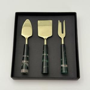 Elegante Juego de Herramientas para Queso con Mangos de Resina Negra y Cuchillas Premium para Cortar, Rebanar y una Presentación con Estilo en la Mesa - Product Image 1