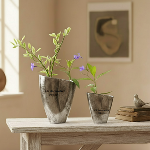 Juego de 2 Jarrones de Metal Modernos y Minimalistas de Aluminio Bronce Oscuro de Lujo, Acabado Desgastado, Ecológicos, Artesanales, para Decoración Floral de Mesa - Product Image 6