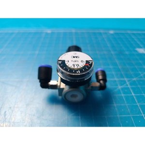 Regulador de Aire Neumático Miniatura SMC AR1000-M5BG Usado Como Parte del Equipo Legacy Semiconductor - Product Image 3