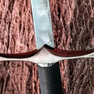 Espada Clásica de Metal con Guarda Decorativa y Artesanía Tradicional para Coleccionistas y Exhibiciones Históricas - Product Image 4