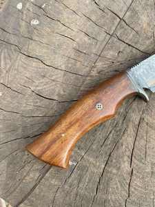 Couteau de poche multifonctionnel en acier Damas de Jahangir Enterprise, pour le camping et la chasse, avec étui en cuir, service OEM personnalisé de haute qualité - Product Image 3